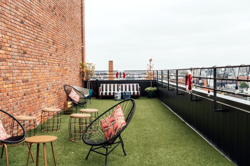 Rooftop Deluxe